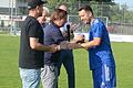 Vor dem Spiel gegen den SSV Kitzingen wurde Christian Schmitt (rechts) als Spielertrainer des TSV Lohr verabschiedet.