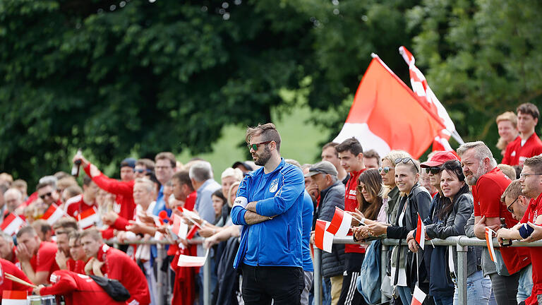 Fussball, Relegation, Kreisliga WUE1, TSG Estenfeld - FC Hopferstadt       -  26.05.2022, Fussball, Relegation, Kreisliga WUE1, TSG Estenfeld - FC Hopferstadt, Biebelried, Sportgelaende

Bild: v. li.