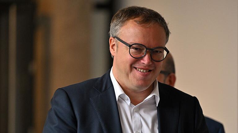 Thüringer CDU-Chef Mario Voigt - Der Thüringer CDU-Chef Mario Voigt will Ministerpräsident werden. Nun hat der CDU-Landesvorstand den Weg für Sondierungsgespräche freigemacht. Thüringer CDU-Chef Mario Voigt - Der Thüringer CDU-Chef Mario Voigt will Ministerpräsident werden. Nun hat der CDU-Landesvorstand den Weg für Sondierungsgespräche freigemacht.