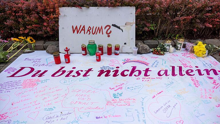 Nach der Messerattacke auf dem Solinger Stadtfest       -  Noch ermitteln die Strafverfolger, doch ein islamistisches Motiv der Tat gilt als wahrscheinlich