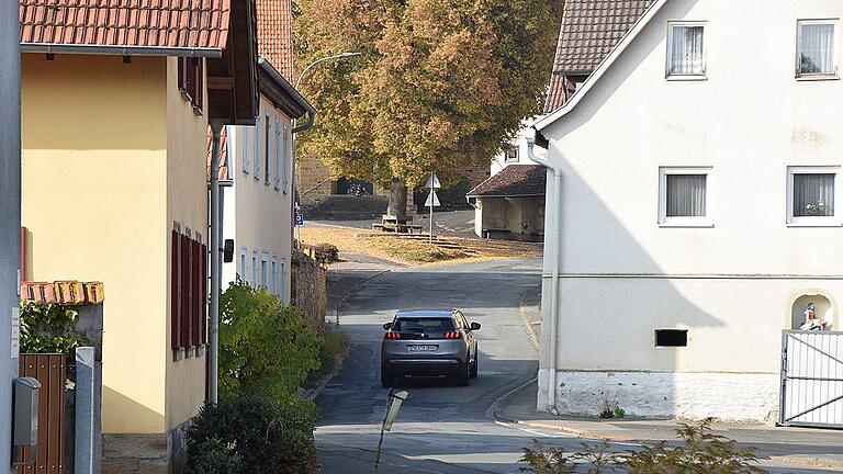 Die Engstellen in Junkershausen machen eine Überplanung der Durchgangsstraßen höchst problematisch