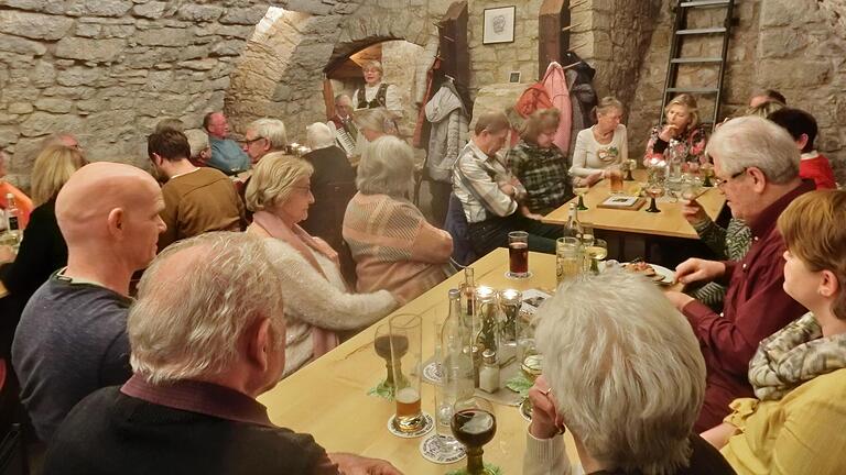 Fränggische Mundart beim Weinabend.