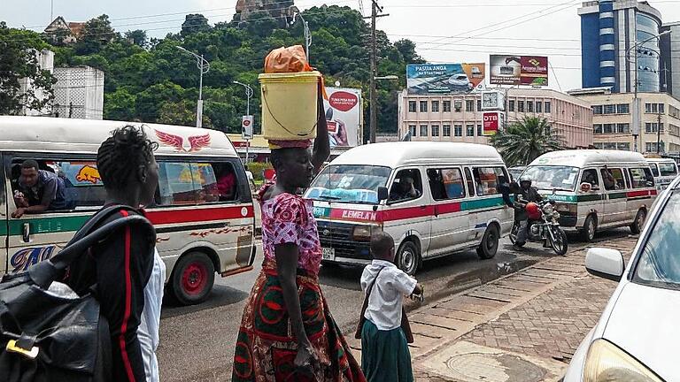 Lebendigkeit und Vielfalt auf den Straßen Mwanzas.