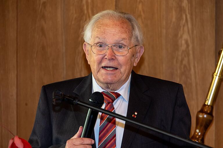 Ingo Hafenecker, Eberner Urgestein und langjähriger Vereinsvorsitzender, erzählt über die Geburtswehen des Heimatmuseums.