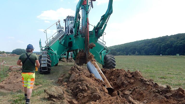 Vom Schweinfurter Wasserwerk wird eine Versorgungsleitung bis nach Wohnau gebaut.