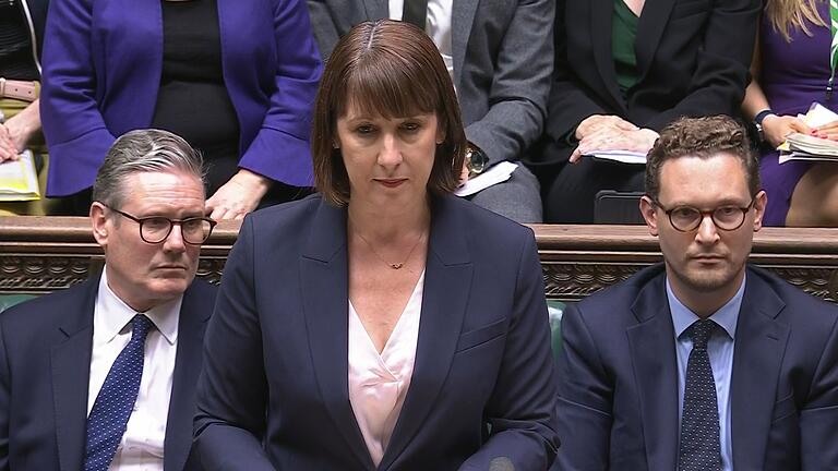 Staatshaushalt in Großbritannien - Die neue Finanzministerin Rachel Reeves erhebt schwere Vorwürfe. Staatshaushalt in Großbritannien - Die neue Finanzministerin Rachel Reeves erhebt schwere Vorwürfe.