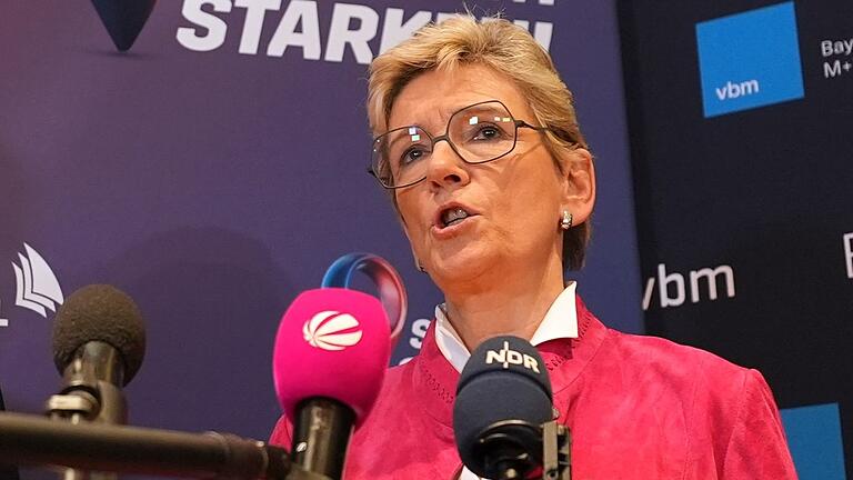 Angelique Renkhoff-Mücke ist bei den Tarifgesprächen Verhandlungsführerin der Metall-Arbeitgeber in Bayern.