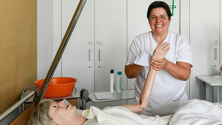 Katja Grötsch ist im dritten Lehrjahr an der Berufsfachschule für Pflege an der Klinik Kitzinger Land.