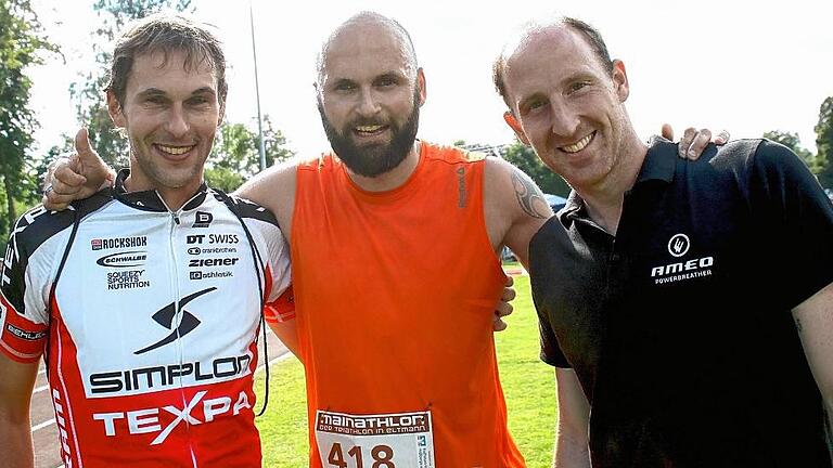 Strahlende Sieger (von links): Der Zeiler Christian Scheidawind (Rad), 800-Meter Olympiasieger Nils Schumann (Laufen) und der zwölfmalige Schwimmweltmeister Thomas Lurz aus Würzburg.