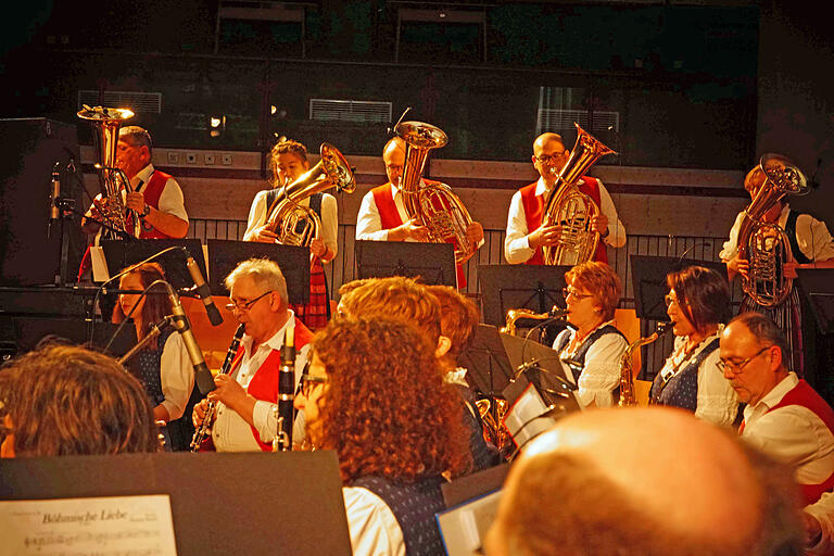 „Abend der Blasmusik“ der Körnier Dorfmusik&nbsp;in der Kürnacher Höllberghalle.