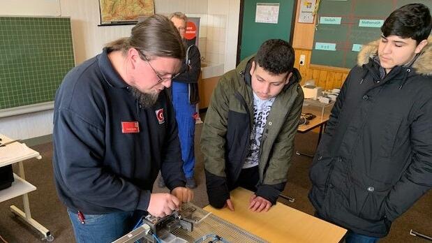 Interessante Vorträge für die Schüler der Mittelschule: Jugendliche ab der 8. Jahrgangsstufe konnten sie sich über die unterschiedlichen Berufe informieren.