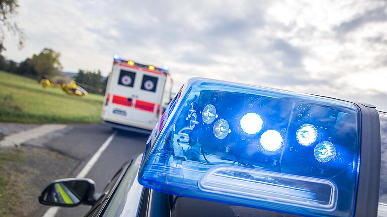 Symbolfoto Polizei, Rettungsdienst, Rettungshubschrauber, Verkehrsunfall