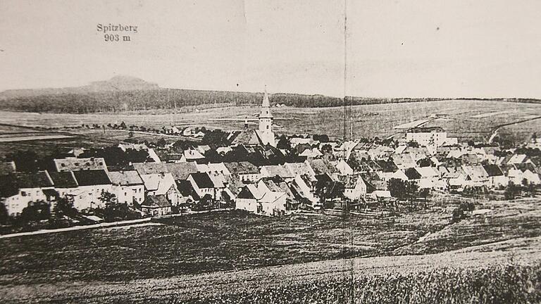 Preßnitz im Erzgebirge vor der Zerstörung. Die ehemals deutsche Stadt war bekannt für ihre Musiker.