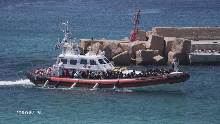 Kanzler-Machtwort: Grüne sollen EU-Asylpolitik nicht weiter blockieren.png       -  Die meisten Migranten kommen in Booten über das Mittelmeer.