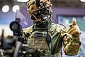 Rheinmetall-Kampfausrüstung Gladius       -  Eine Puppe mit einem Gewehr und der Kampfausrüstung &bdquo;Gladus&rdquo; des Rüstungskonzerns Rheinmetall steht auf der Nürnberger Waffenmesse Enforce-Tac.