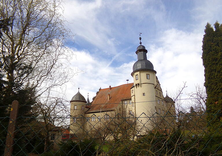 Das malerische Schloss Waldmannshofen erwacht Anfang April wieder aus seinem Dornröschenschlaf. Das malerische Schloss Waldmannshofen erwacht Anfang April wieder aus seinem Dornröschenschlaf.