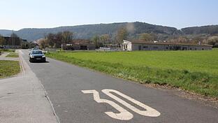 Man sollte meinen, dass die Sicherheitseinrichtungen – ortsein- und auswärts – für die Kinder aus dem Kindergarten in Elfershausen ausreichen. Dem ist nicht so. Wie der St.-Johannis-Verein feststellte, fahren hier immer noch viele Autofahrer zu sc...       -  Man sollte meinen, dass die Sicherheitseinrichtungen – ortsein- und auswärts – für die Kinder aus dem Kindergarten in Elfershausen ausreichen. Dem ist nicht so. Wie der St.-Johannis-Verein feststellte, fahren hier immer noch viele Autofahrer zu schnell.