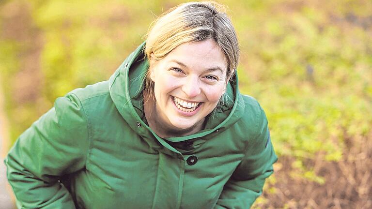 Die 36-jährige Katharina Schulze&nbsp; ist die Fraktionsvorsitzende der Grünen im Bayerischen Landtag. Im Juni 2021 hat sie einen Sohn bekommen – und geht weiter in den Bayerischen Landtag zur Arbeit.
