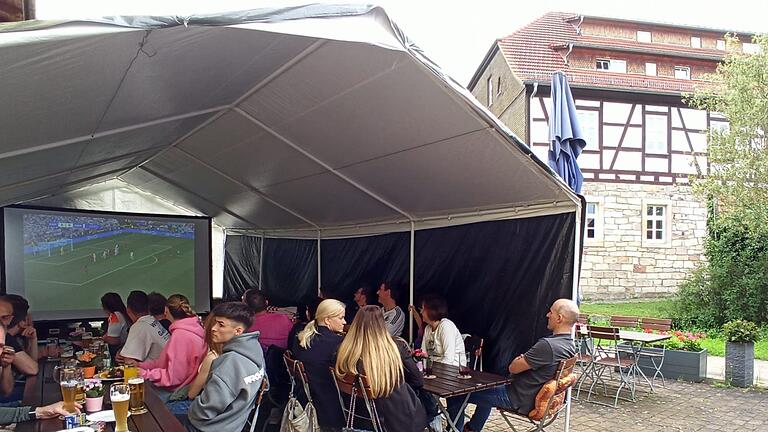 Public Viewing Bad Brückenau beim Gasthaus am Siebener Park       -  Public Viewing Bad Brückenau beim Gasthaus am Siebener Park