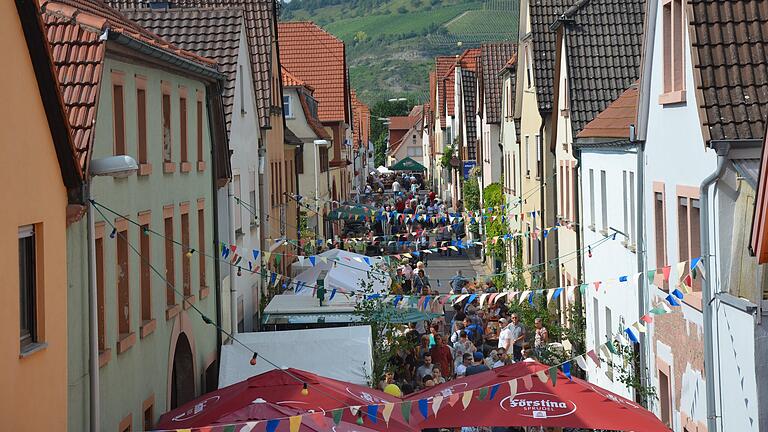 Blick auf die sechste Auflage des Thüngersheimer Höfe-Festes. Blick auf die sechste Auflage des Thüngersheimer Höfe-Festes.