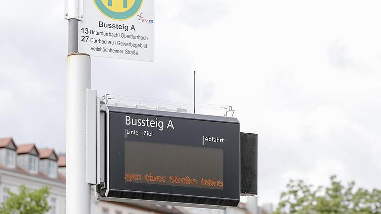 Wegen eines Streikaufrufs der Gewerkschaft Ver.di lag am Freitag in Würzburg der Busverkehr der innerstädtischen Buslinien still. Wegen eines Streikaufrufs der Gewerkschaft Ver.di lag am Freitag in Würzburg der Busverkehr der innerstädtischen Buslinien still.