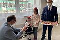 Bürgermeister Michael Hombach (links) besuchte anlässlich de Zuckerfestes die Karlstadter Moscheegemeinden. Mit im Bild (von links) Elif Sude Kalkan, Zeynep Kalkan und&nbsp; Veysi Kalkan.