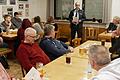Kreisbrandmeister Sven Hoveling brachte Informationen der Kreisfeuerwehr des Landkreises Würzburg mit zur Jubiläumswehr nach Dipbach.