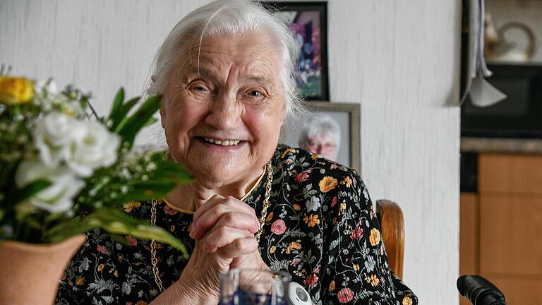 Freudig erinnert sich Adelheid Back an ihrem Küchentisch an ihre Anfänge an der Orgel. Freudig erinnert sich Adelheid Back an ihrem Küchentisch an ihre Anfänge an der Orgel.