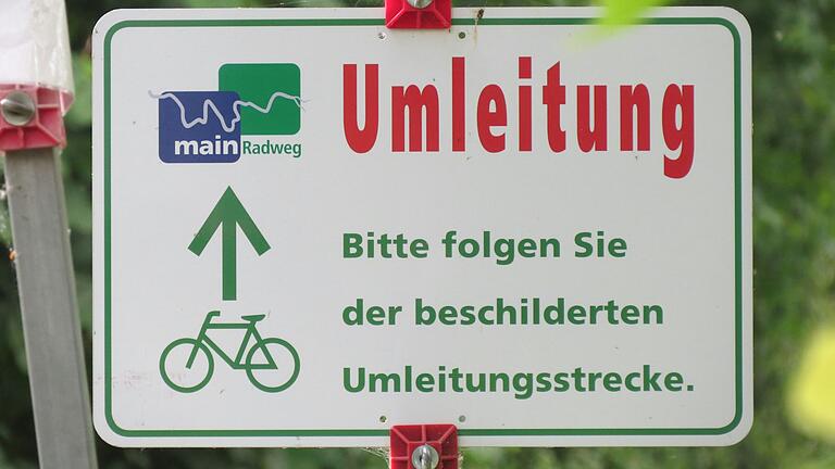 Der Stromkabelbau zwischen Steinbach und Sendelbach bedingt eine Sperrung des Radwegs am Main. Für den überörtlichen Mainradweg wurde eine Umleitung auf der anderen Mainseite zwischen Gemünden und Lohr ausgewiesen.