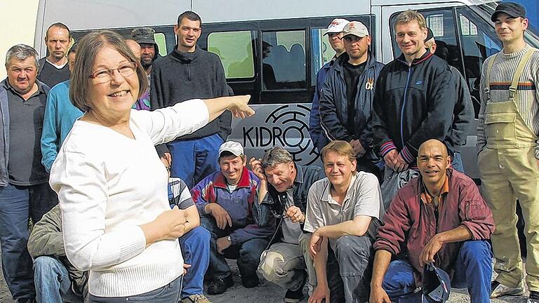 Die Jungs von KIP: Eva Matthies (vorn) setzte 2007 das &bdquo;Kissinger Integrationsprojekt&ldquo; durch. Ziel dieser Initiative ist es, jungen Aussiedlern und Einheimischen, die selbst schlecht Arbeit finden, neue Beschäftigungsmöglichkeiten zu erschließen.