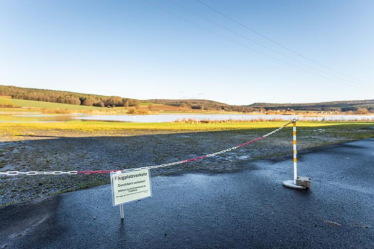 Abheben kann auf dem Flugplatz bei Ebern derzeit keine Maschine mehr. Grund ist das Hochwasser der Baunach.&nbsp;