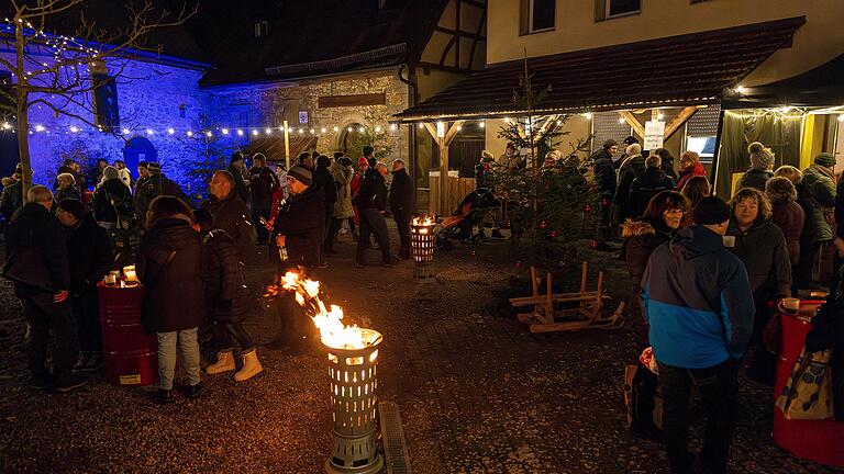 Gut besucht war der Glühweinzauber im Fronhof.