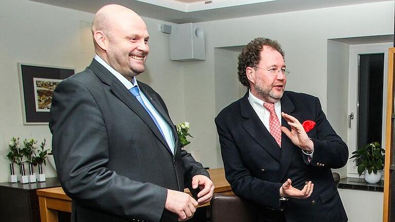 Carlo Knauf (rechts) und der Präsident von Wacker Nordhausen, Nico Kleofas.