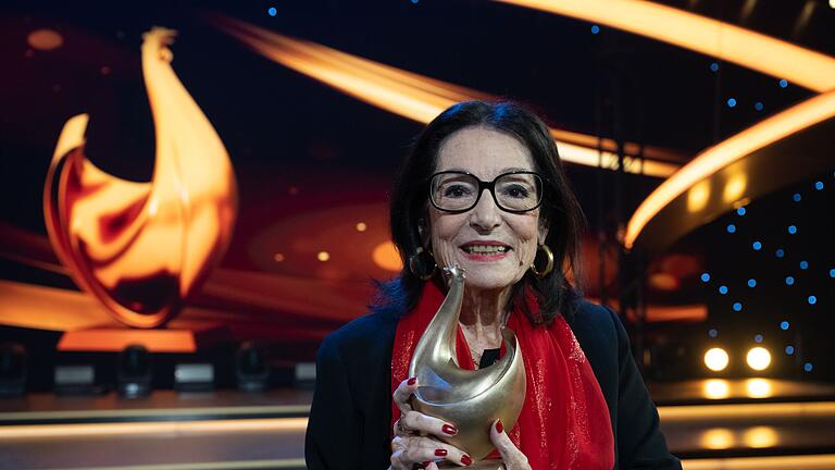 Sängerin Nana Mouskouri wird 90       -  &bdquo;Ich habe nie über mein Alter nachgedacht.&rdquo; (Archivbild)