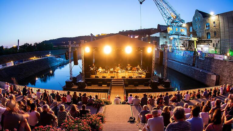 Nach zweijähriger Unterbrechung wird es in diesem Jahr wieder das Festival 'Hafensommer' in Würzburg geben (Archivbild von 2019).