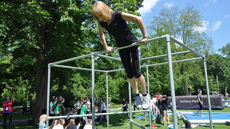 Reporterin Irene Spiegel testet den Parkour. Reporterin Irene Spiegel testet den Parkour.