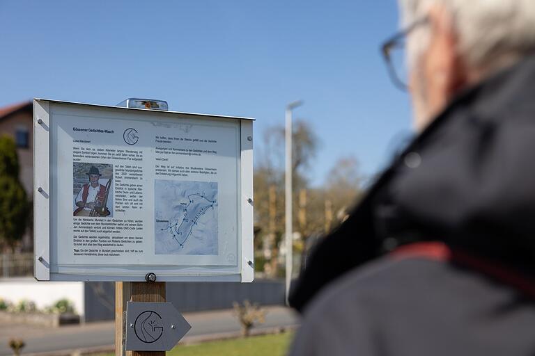 Hier geht's auf den Gössemer Gedichtles Waach: am Startpunkt der Wandertour. Hier geht's auf den Gössemer Gedichtles Waach: am Startpunkt der Wandertour.