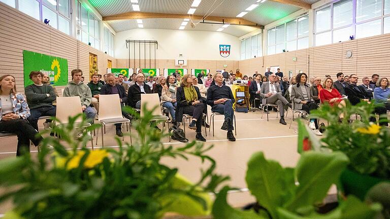 Rund 100 Parteimitglieder waren zum Jahresempfang in die Turnhalle in Kirchheim gekommen.