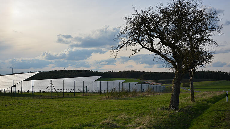 Entsteht in Bahra bald ein Solarpark? Darüber wird man sich im Stadtrat noch einmal ausführlich beraten müssen.