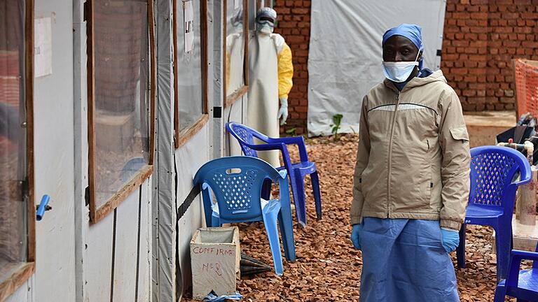 Die Menschen im Osten der Demokratischen Republik Kongo leiden unter Gewalt, Armut und seit über einem Jahr unter einem erneuten Ausbruch der Ebola-Epidemie. Im Bild ein Behandlungszentrum für betroffene Patienten.