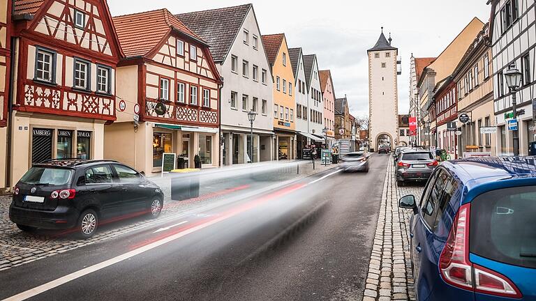 Knapp zwei Drittel der Fahrzeuge, die durch die Hauptstraße rollen, sind reiner Durchgangsverkehr.&nbsp;