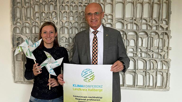 Regionalmanagerin Sonja Gerstenkorn und Landrat Wilhelm Schneider laden zur zweiten Klimakonferenz des Landkreises Haßberge ein.