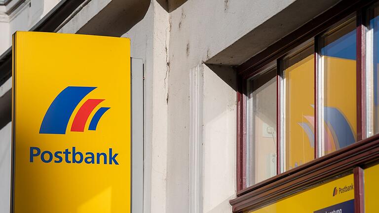 Postbank.jpeg       -  Die Deutsche Bank dünnt das Filialnetz der Tochter Postbank deutlich aus.