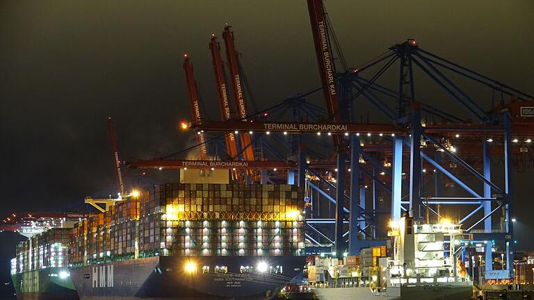 OECD senkt Konjunkturprognose für Deutschland       -  Die deutsche Wirtschaft hinkt nach OECD-Prognose der weltweiten Konjunkturentwicklung hinterher (Archivbild).
