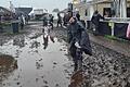 Das Metal-Festival Wacken versinkt in Regen und Schlamm. Maximilian Förster (im Bild) aus Poppenlauer ist vor Ort. Er kam gerade noch vor dem Einlass-Stopp aufs Festivalgelände.