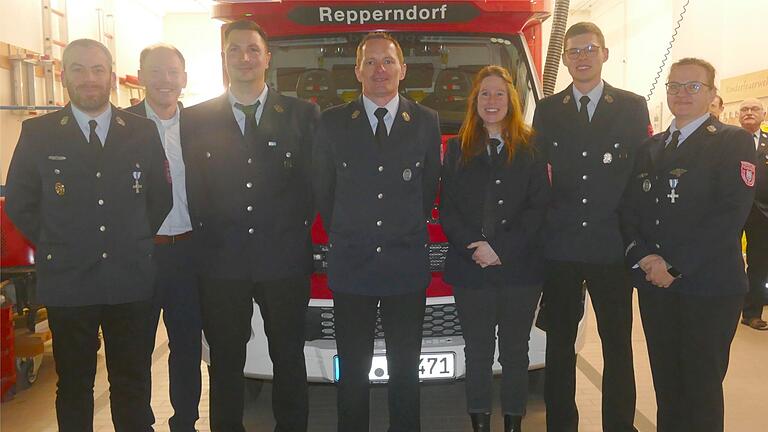 Die neue Führungsmannschaft der Feuerwehr. Die neue Führungsmannschaft der Feuerwehr.