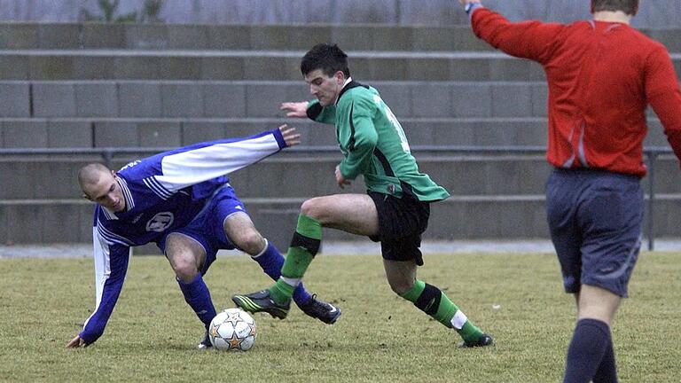 Robin Keiner (Mitte, Archivbild von März 2009 aus einem Spiel gegen den FC Bad Kissingen) trug einst als Spieler das Trikot des TSV Großbardorf. Robin Keiner (Mitte, Archivbild von März 2009 aus einem Spiel gegen den FC Bad Kissingen) trug einst als Spieler das Trikot des TSV Großbardorf.