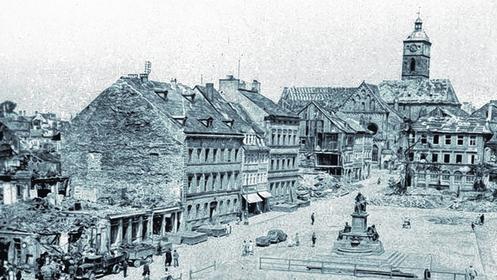 Löschwasser am Marktplatz: Nach dem Oktober-Angriff 1943 angelegtes Löschwasserbecken.