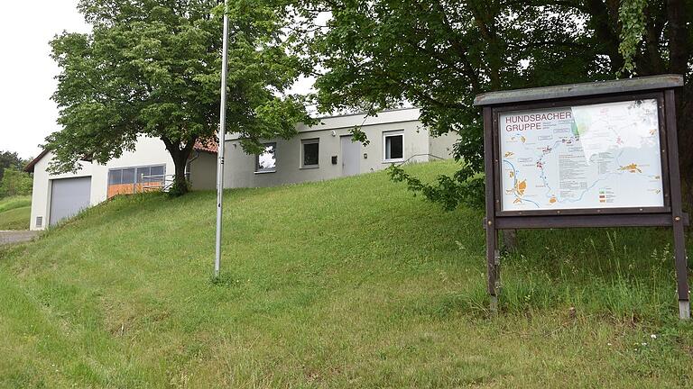 Vom Wasserwerk in Hundsbach (im Bild) bis zum Übergabeschacht in Obersfeld muss die 1,2 Kilometer lange Trinkwasserleitung erneuert werden.