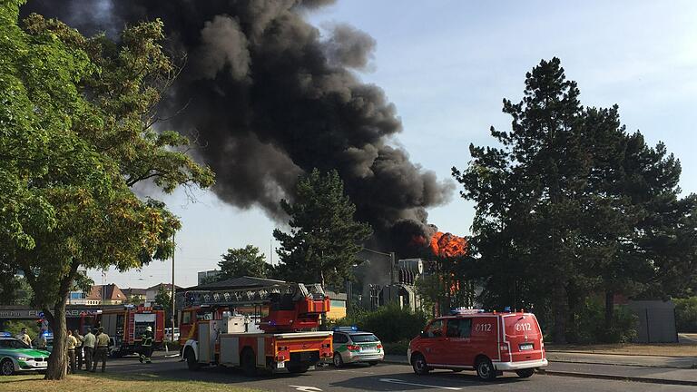 In einem Umspannwerk in der Ernst-Sachs-Straße ist im Juni 2015 ein Trafo explodiert und in Flammen aufgegangen. Die Folge: Sieben Stadtteile&nbsp; der Industriestadt waren fast zwei Stunden lang ohne Strom.